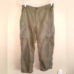 The North Face Women’s Beige Zip Off Pants to Shorts‎ w/ Lots of Pockets Medium